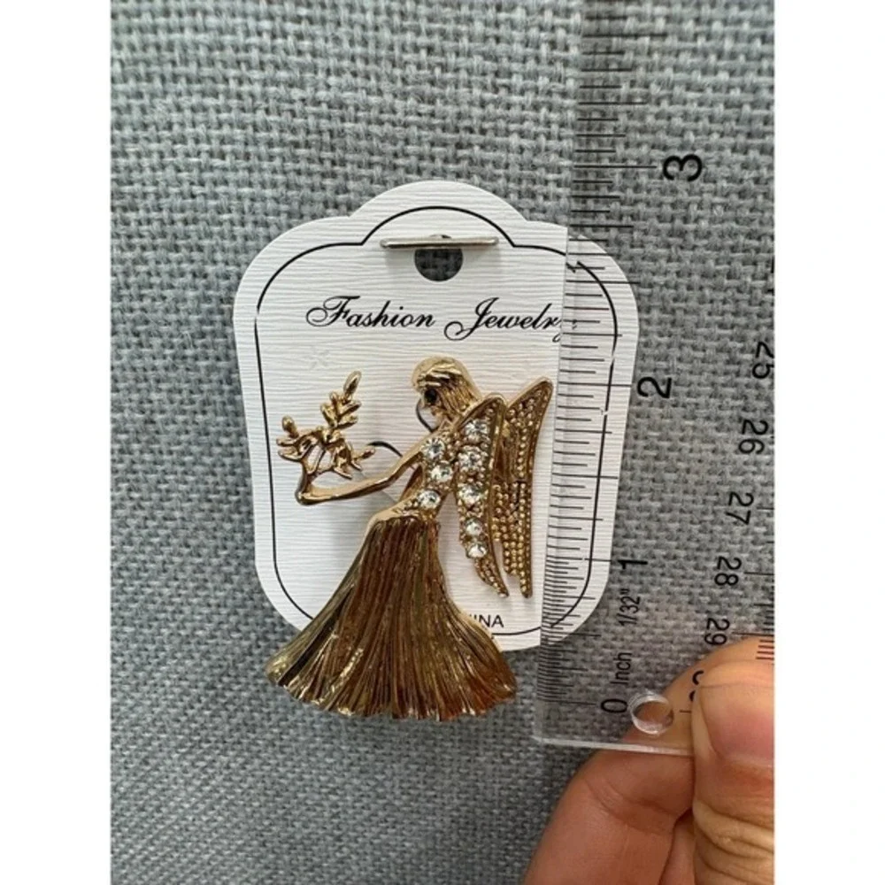 Virgo‎ Angel Brooch Gold Tone Crystal Pin – Zodiac Guardian Gift 3.8×5.3cm